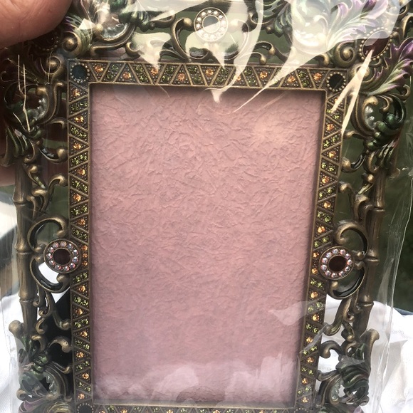 L36: beautiful Collectibles embellished metal photo frame ! Fits 3.5 x … - Picture 6 of 14